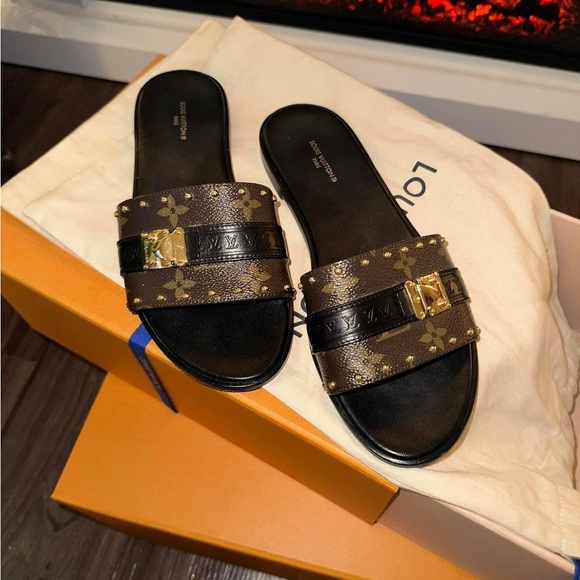 LV Mule flats Sz 38 - Picture 1 of 8